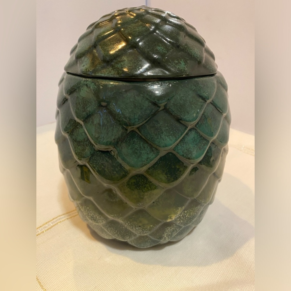 COLLECTIBLESBecome the Mother of Baked Goods with Game of Thrones Cookie Jar